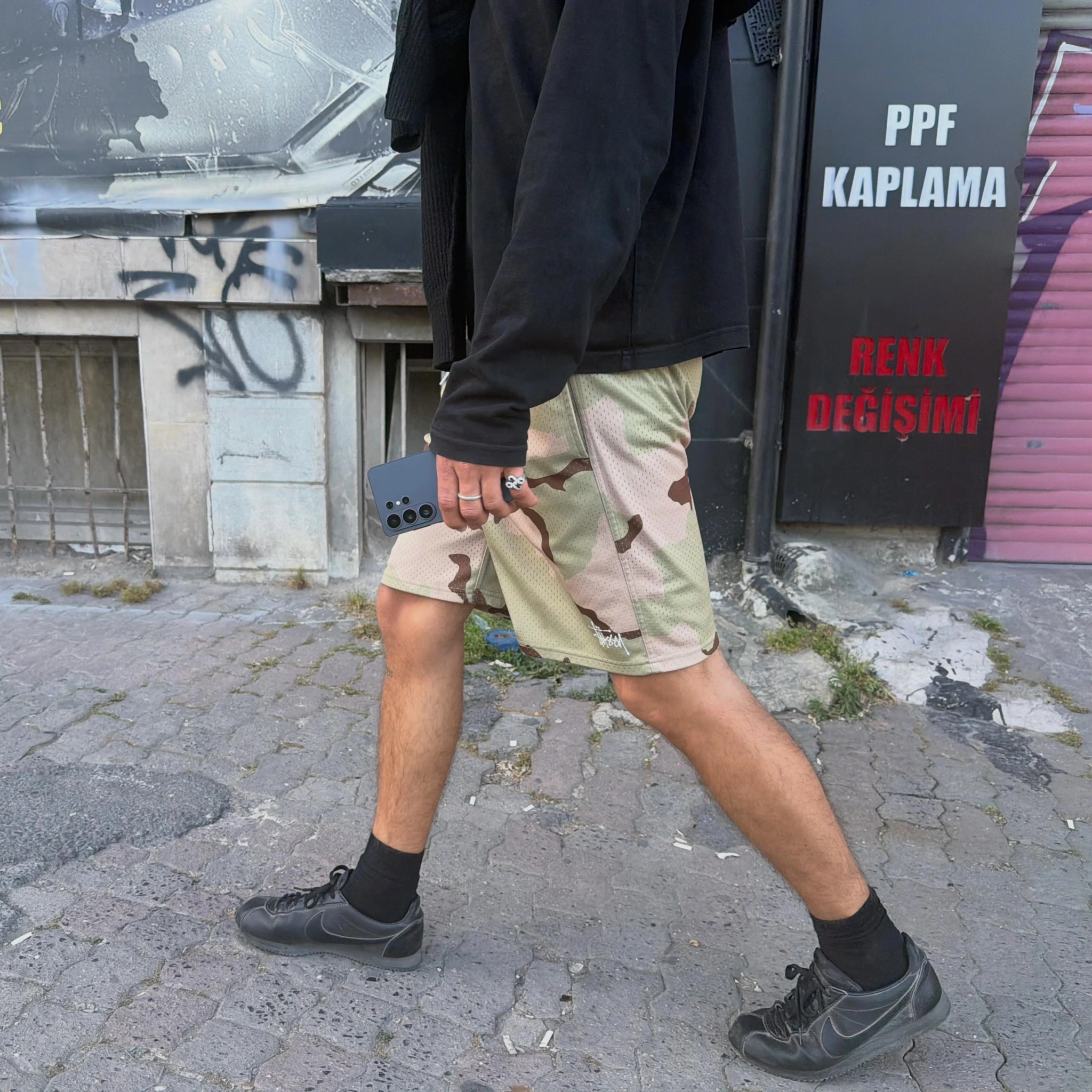 Samsung — Jupp walking with phone